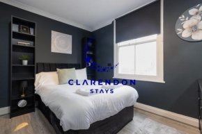 Cozy 1BR Flat, Train Station, Free Parking, WiFi, Smart TV